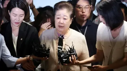 High-profile Religious Figure Dismisses Gift-giving Allegations Involving Ex-South Korea President's Wife